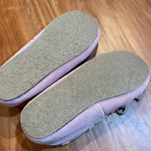 NWOT Minnetonka moccasins - Picture 3 of 5